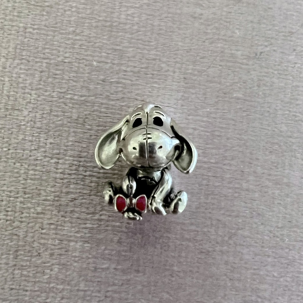 Pandora Eyor charm